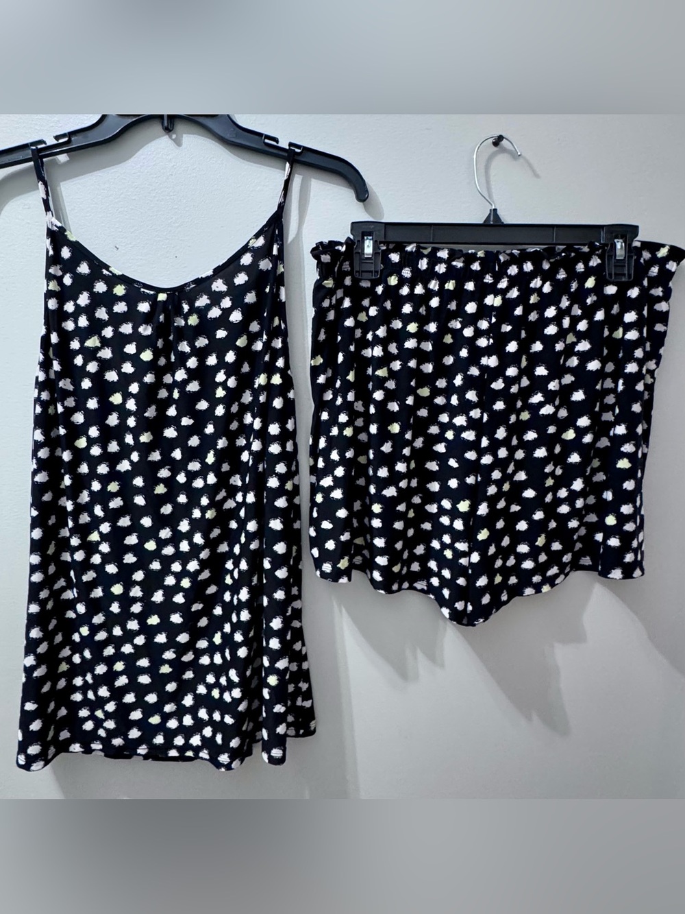 Alfani Intimates 2 pc pajama shorts set, black, yellow, white pattern, Size XL